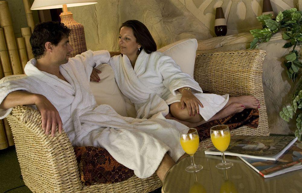 Tlh Carlton Hotel And Spa - Tlh Leisure And Entertainment Resort Torquay Buitenkant foto
